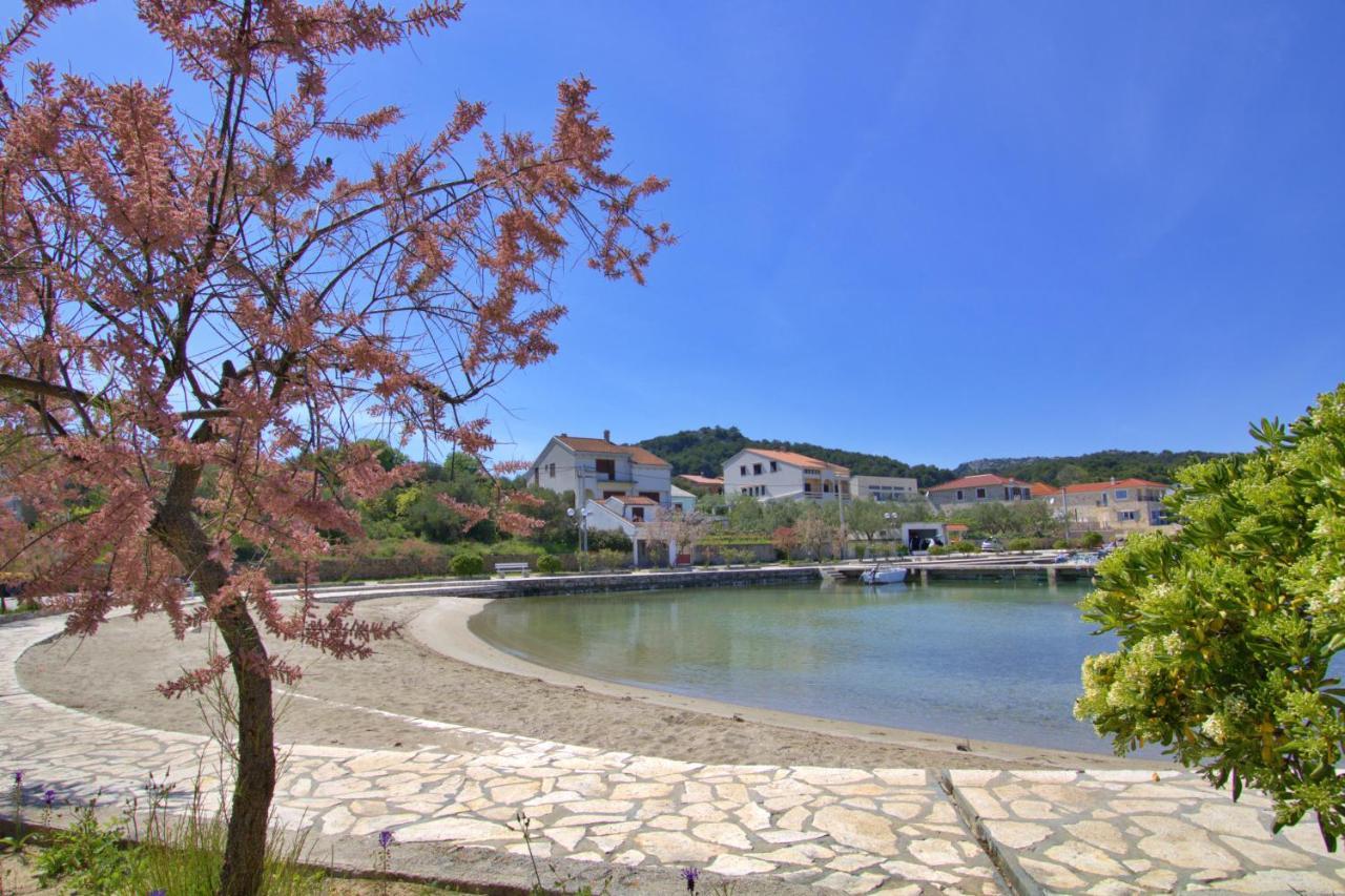 Sunshine Place By The Beach Lukoran エクステリア 写真
